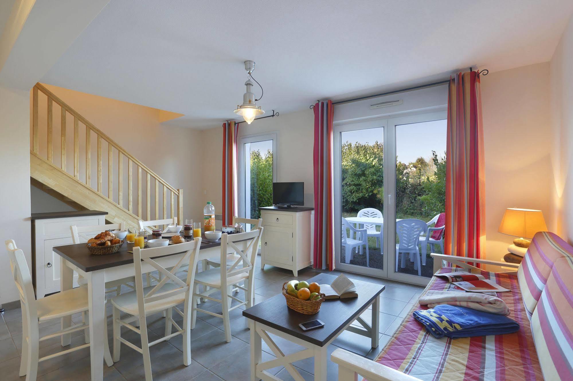 Residence Nemea Les Roches Saint-Pol-de-Leon Exterior photo