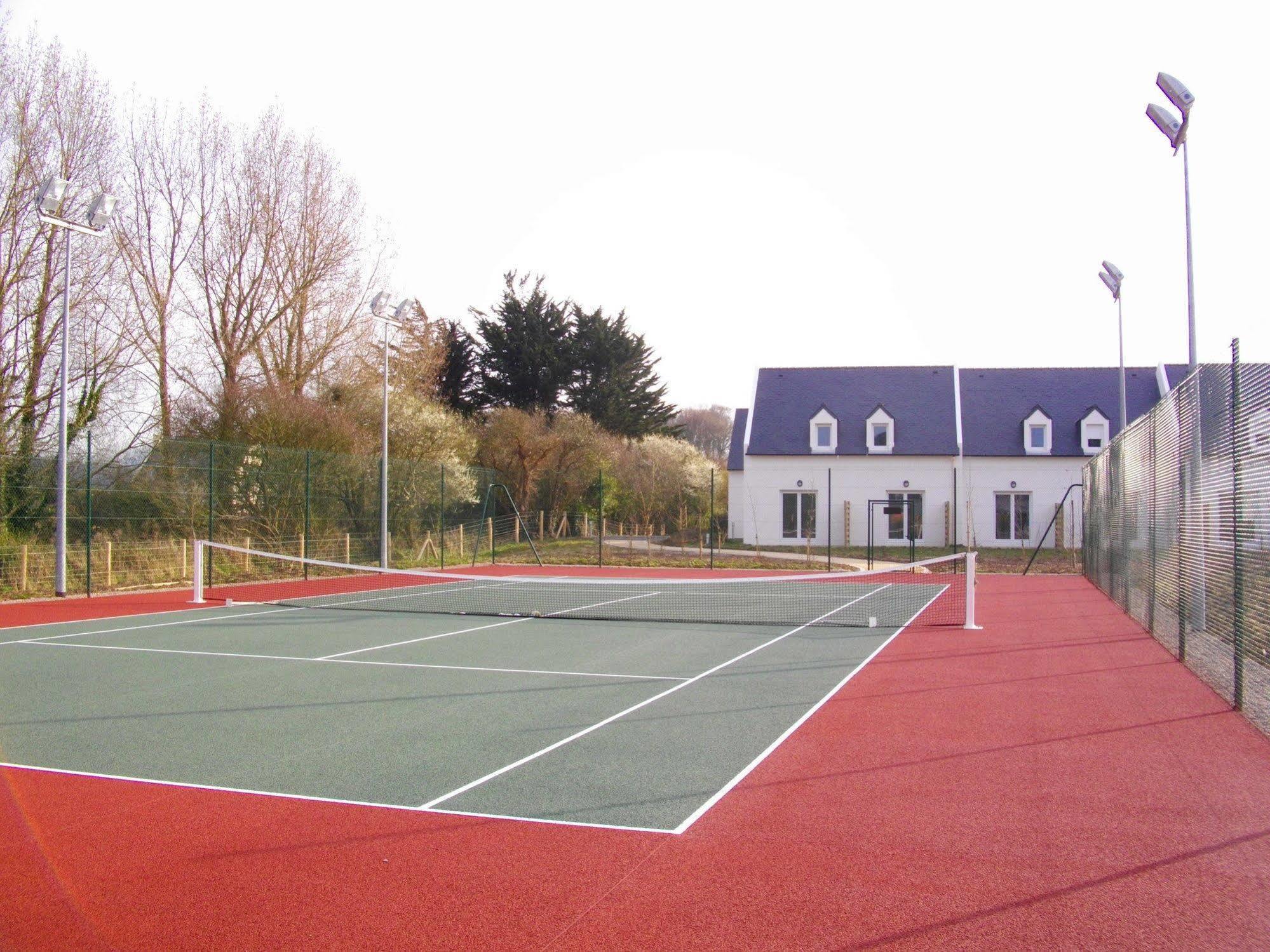 Residence Nemea Les Roches Saint-Pol-de-Leon Exterior photo